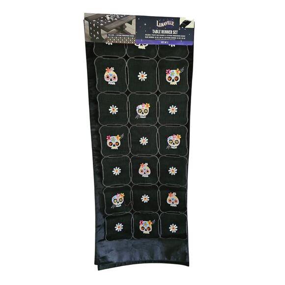 Sugar skull table runner set black velvet with sugar skull cutwork top - Picture 1 of 5